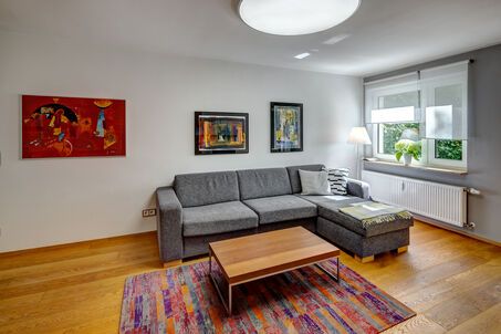 https://www.mrlodge.es/pisos/apartamento-de-3-habitaciones-munich-bogenhausen-8348